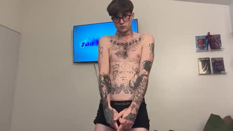 Snapshot of prettyboyszn chatting on March 6, 3:25 am pretty boy online show from March 6, 3:25 am