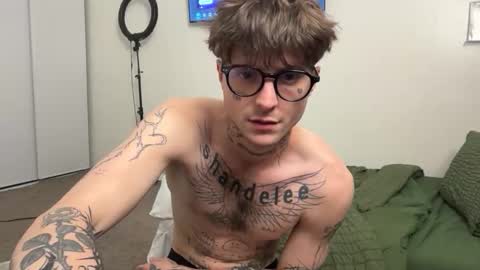 Snapshot of prettyboyszn chatting on March 8, 2:04 am pretty boy online show from March 8, 2:04 am