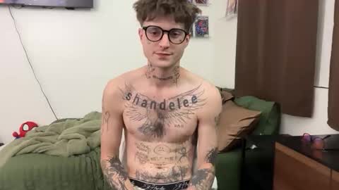 Snapshot of prettyboyszn chatting on March 31, 3:08 am pretty boy online show from March 31, 3:08 am