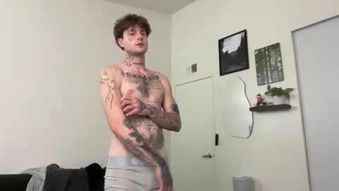 pretty boy online show from June 9, 3:51 am