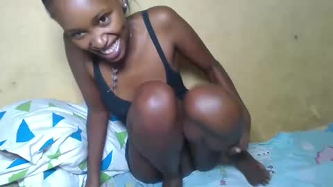 Snapshot of prettycarl_2 chatting on April 14, 3:01 am prettycarl_2 online show from April 14, 3:01 am