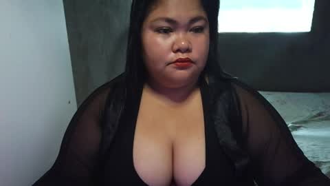 Snapshot of prettycarla_ chatting on June 6, 1:43 am prettycarla online show from June 6, 1:43 am