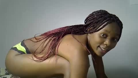 Snapshot of prettycoco_ chatting on May 18, 4:07 am coco online show from May 18, 4:07 am