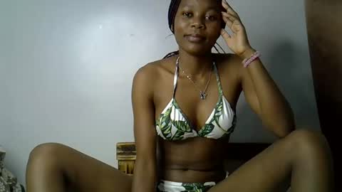 Snapshot of prettycoco_ chatting on May 20, 2:51 am coco online show from May 20, 2:51 am
