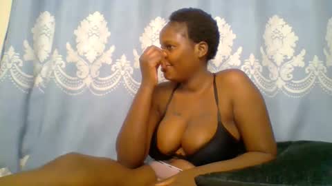 Snapshot of prettydarkskin002 chatting on November 21, 6:50 pm SHANIA online show from November 21, 6:50 pm