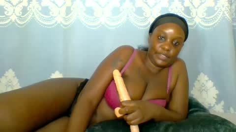 Snapshot of prettydarkskin002 chatting on July 2, 9:54 pm SHANIA online show from July 2, 9:54 pm