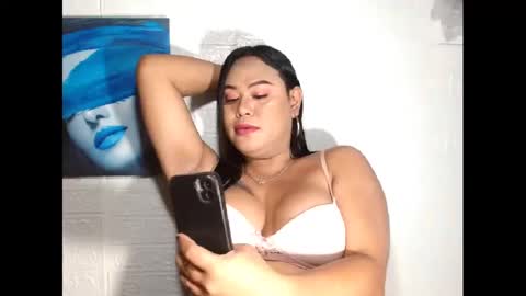 Snapshot of prettydiannara chatting on January 13, 12:51 am prettydiannara online show from January 13, 12:51 am