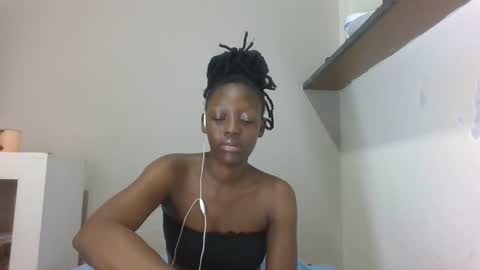 prettydollk_dons online show from March 23, 9:52 pm