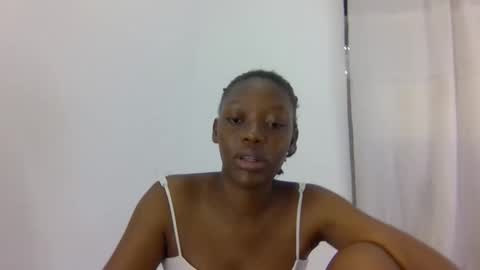 prettydollk_dons online show from April 28, 7:46 am