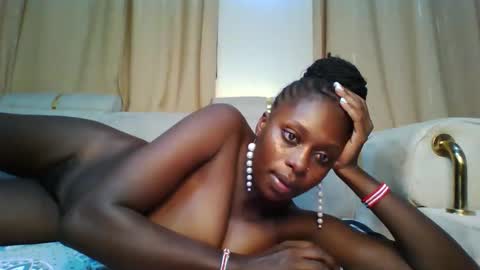 prettydulce online show from November 13, 4:06 pm