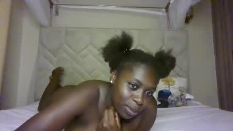 Snapshot of prettydulce chatting on June 8, 3:45 pm prettydulce online show from June 8, 3:45 pm