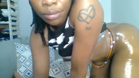 PrettyEla online show from November 25, 11:27 pm