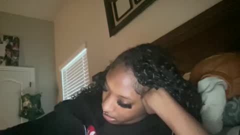 Snapshot of prettyfacefemale chatting on March 25, 10:38 pm prettyfacefemale online show from March 25, 10:38 pm