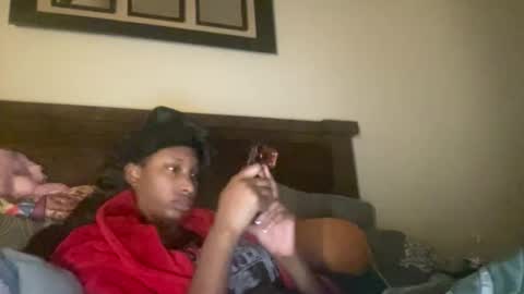 Snapshot of prettyfacefemale chatting on April 21, 2:51 am prettyfacefemale online show from April 21, 2:51 am