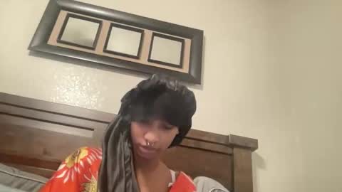 prettyfacefemale online show from June 6, 7:29 pm