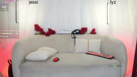 Snapshot of prettygirls_00 chatting on June 3, 12:57 am lyz and jessi online show from June 3, 12:57 am
