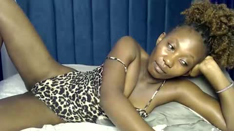 Snapshot of prettygoddess1 chatting on November 19, 6:02 am Mary online show from November 19, 6:02 am