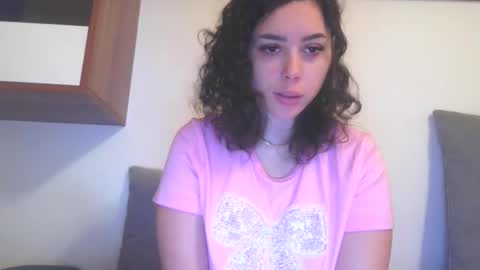 prettyjulliette online show from December 19, 12:34 pm
