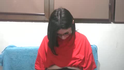 prettyjulliette online show from March 24, 5:29 pm