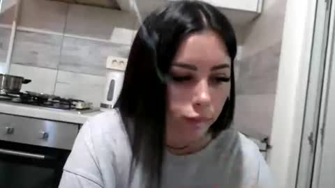 Snapshot of prettyjulliette chatting on July 2, 3:29 pm prettyjulliette online show from July 2, 3:29 pm