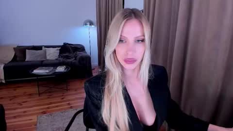 Eva online show from October 18, 11:49 pm