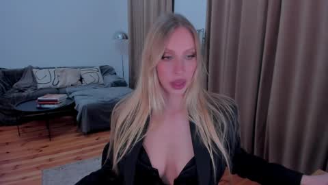 Snapshot of prettyk1ller chatting on May 17, 11:34 pm Eva online show from May 17, 11:34 pm