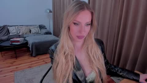 Snapshot of prettyk1ller chatting on May 18, 10:04 pm Eva online show from May 18, 10:04 pm