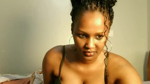 Snapshot of prettykeilaa chatting on June 19, 6:01 pm prettykeilaa online show from June 19, 6:01 pm
