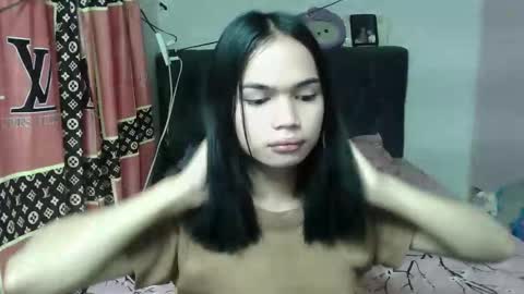 Snapshot of prettykhelcy chatting on May 12, 11:24 pm prettykhelcy online show from May 12, 11:24 pm