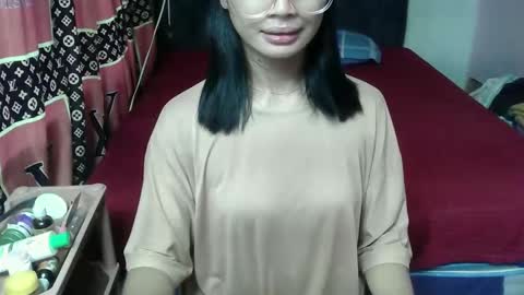Snapshot of prettykhelcy chatting on May 20, 1:23 am prettykhelcy online show from May 20, 1:23 am