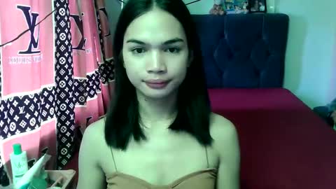 Snapshot of prettykhelcy chatting on May 25, 1:44 am prettykhelcy online show from May 25, 1:44 am