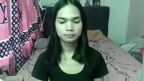 Snapshot of prettykhelcy chatting on June 2, 12:56 am prettykhelcy online show from June 2, 12:56 am