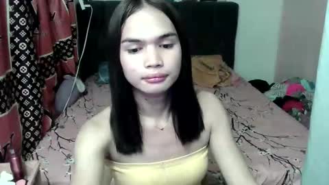 Snapshot of prettykhelcy chatting on June 4, 10:54 am prettykhelcy online show from June 4, 10:54 am