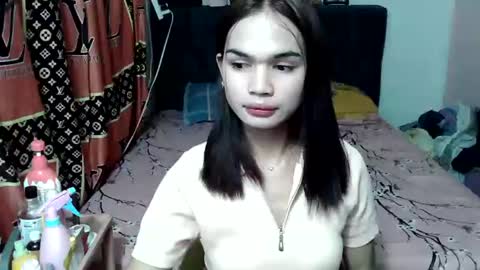 Snapshot of prettykhelcy chatting on June 17, 11:56 am prettykhelcy online show from June 17, 11:56 am