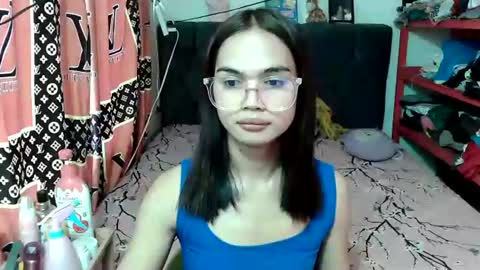 Snapshot of prettykhelcy chatting on June 20, 2:03 am prettykhelcy online show from June 20, 2:03 am