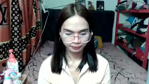 Snapshot of prettykhelcy chatting on June 21, 10:40 am prettykhelcy online show from June 21, 10:40 am