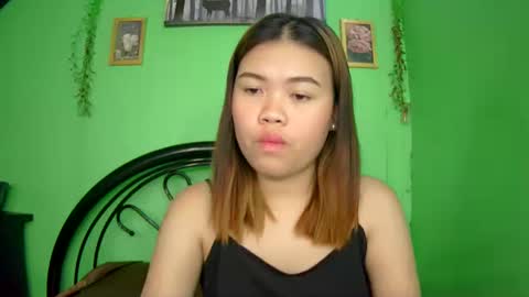 Snapshot of prettymae756493 chatting on April 2, 1:42 pm prettymae756493 online show from April 2, 1:42 pm