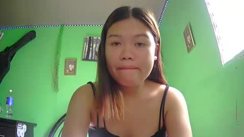 Snapshot of prettymae756493 chatting on April 10, 12:27 am prettymae756493 online show from April 10, 12:27 am