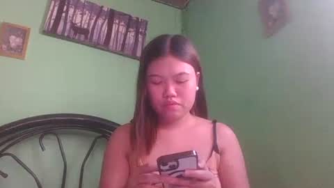 Snapshot of prettymae756493 chatting on April 12, 6:18 am prettymae756493 online show from April 12, 6:18 am