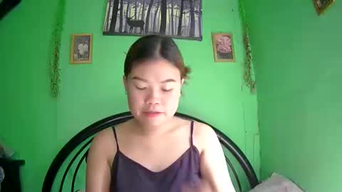 Snapshot of prettymae756493 chatting on April 13, 1:22 am prettymae756493 online show from April 13, 1:22 am
