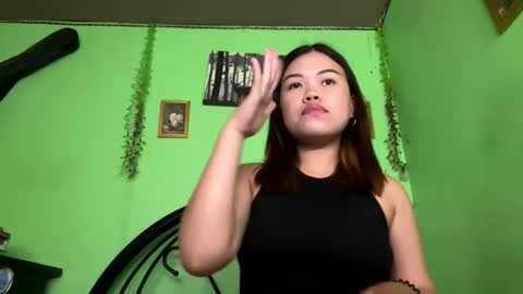 Snapshot of prettymae756493 chatting on April 14, 11:05 am prettymae756493 online show from April 14, 11:05 am