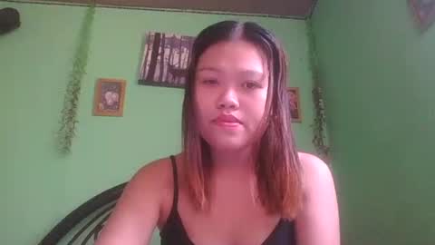 Snapshot of prettymae756493 chatting on April 18, 3:43 am prettymae756493 online show from April 18, 3:43 am
