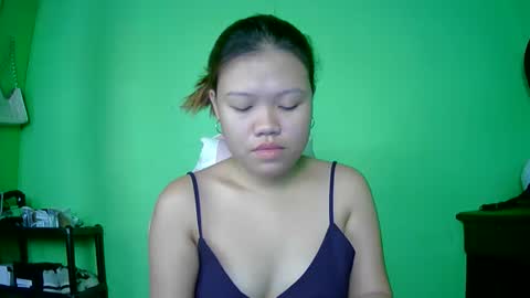 Snapshot of prettymae756493 chatting on May 6, 1:25 am prettymae756493 online show from May 6, 1:25 am