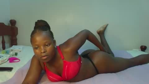 Snapshot of prettymelly_ chatting on June 3, 6:46 pm Melly online show from June 3, 6:46 pm