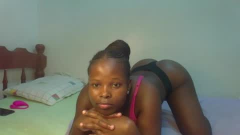 Snapshot of prettymelly_ chatting on June 20, 6:11 pm Melly online show from June 20, 6:11 pm