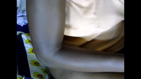 prettymish25 online show from December 3, 5:48 am