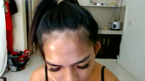 Snapshot of prettymiya chatting on May 21, 6:42 am Miya 3 online show from May 21, 6:42 am