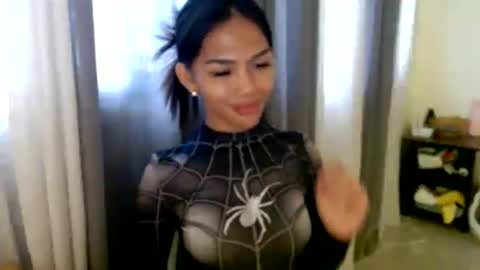 Snapshot of prettymiya chatting on July 7, 7:34 am Miya 3 online show from July 7, 7:34 am