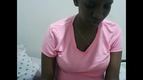 Snapshot of prettynana2 chatting on December 18, 2:28 am nana online show from December 18, 2:28 am