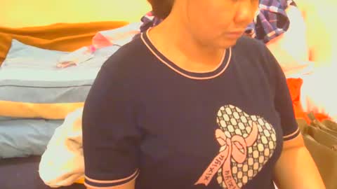 Snapshot of prettynhing chatting on May 13, 12:46 pm Nhing online show from May 13, 12:46 pm